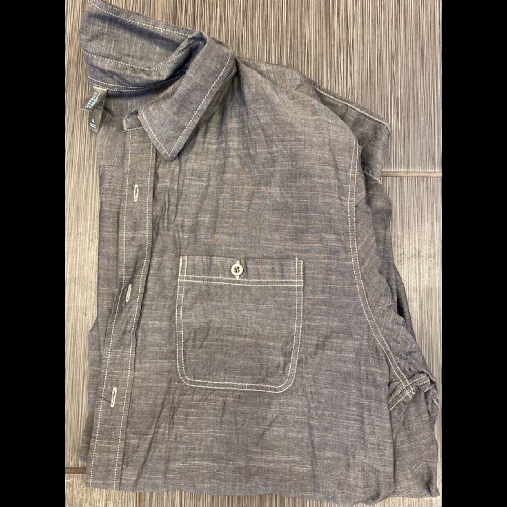 District Made Men’s Dress Shirt. NWOT.